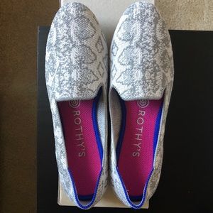 Rothy’s Ivory Grey Snake Loafers Size 7